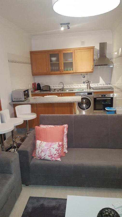 Apartamento Luminoso Urb. Quinta Das Palmeiras Porches  Bagian luar foto