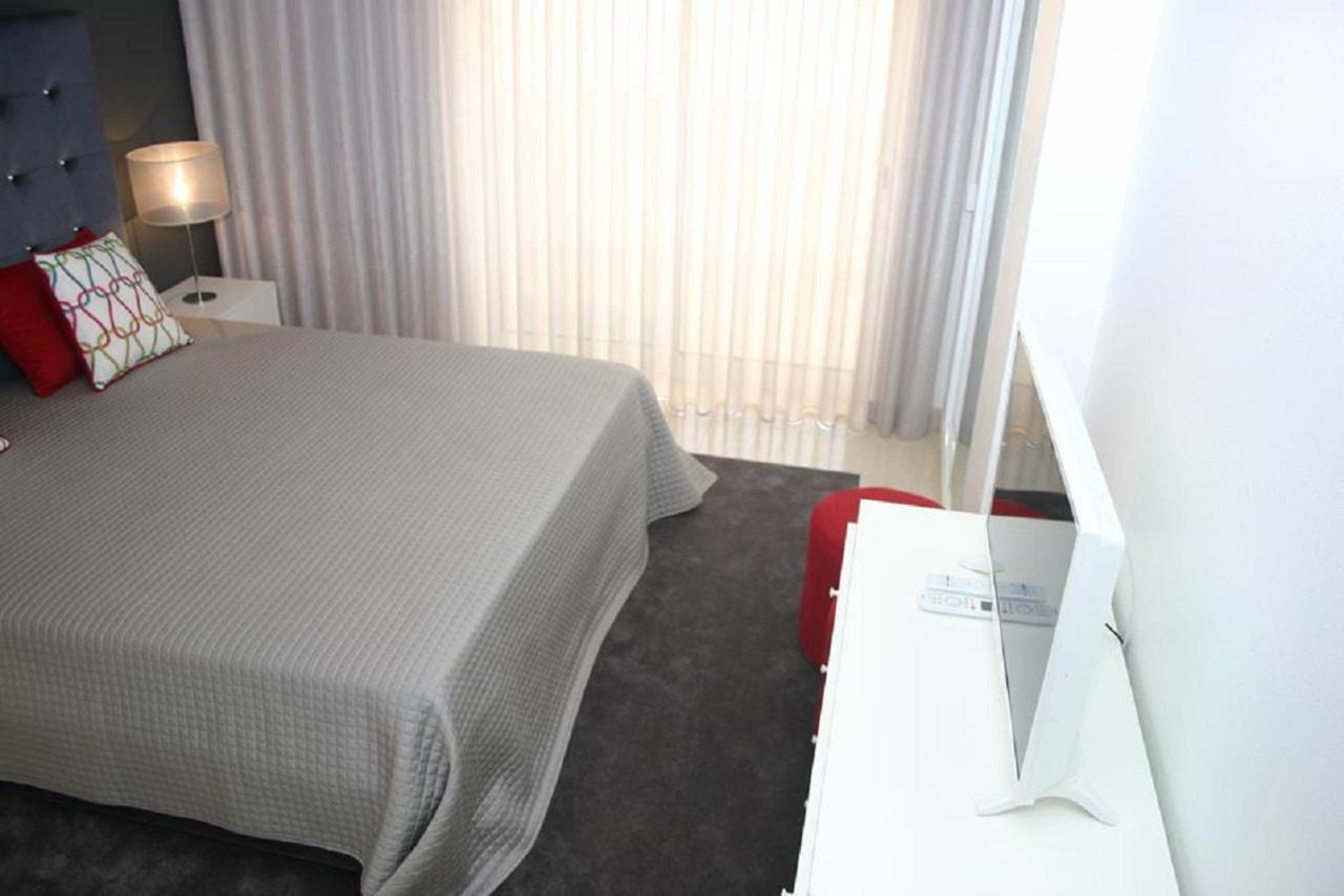 Apartamento Luminoso Urb. Quinta Das Palmeiras Porches  Bagian luar foto