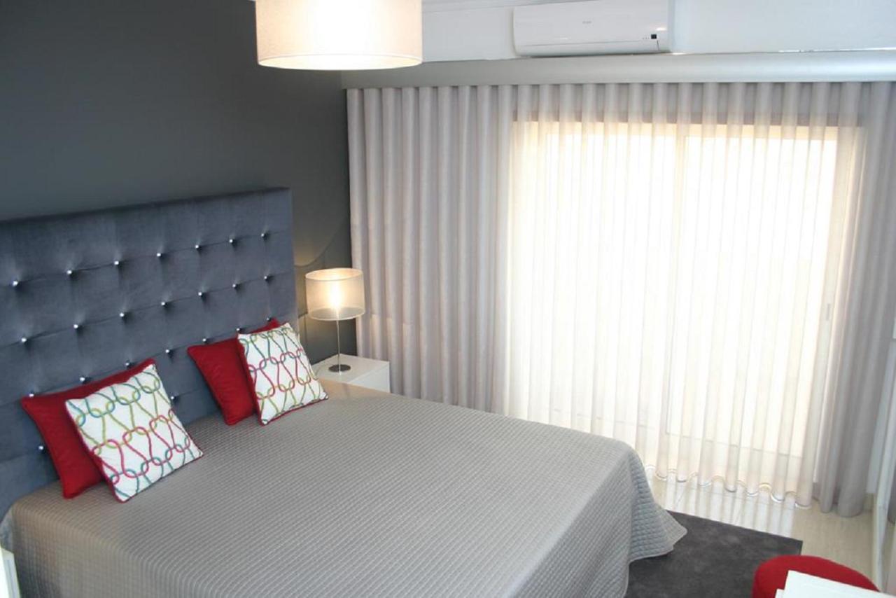 Apartamento Luminoso Urb. Quinta Das Palmeiras Porches  Bagian luar foto