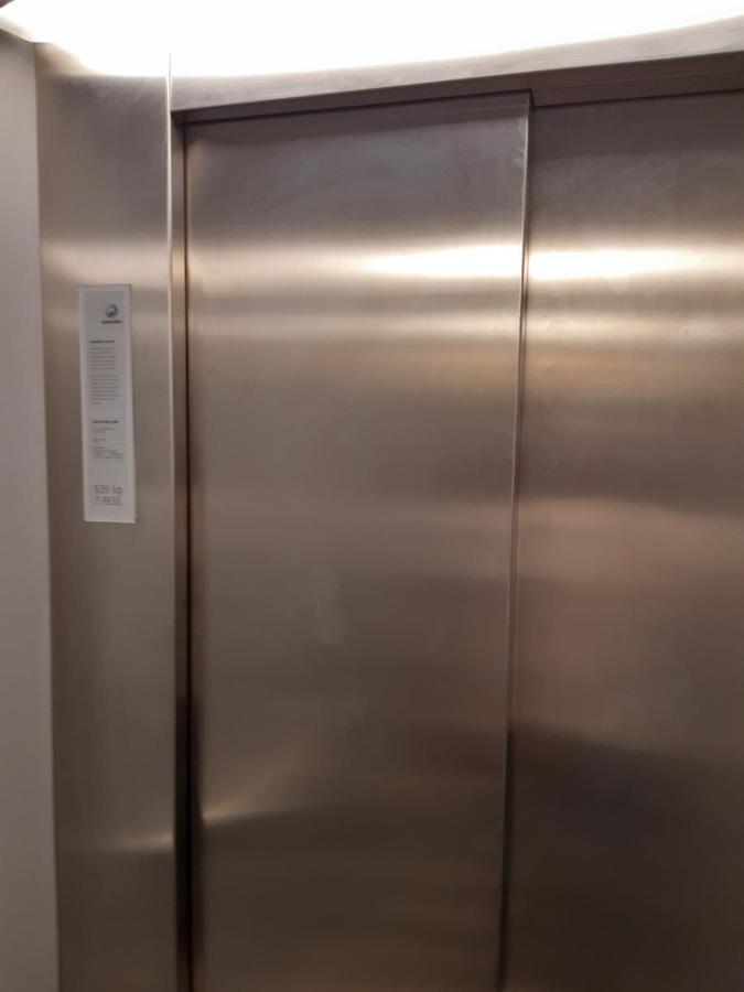 Apartamento Luminoso Urb. Quinta Das Palmeiras Porches  Bagian luar foto